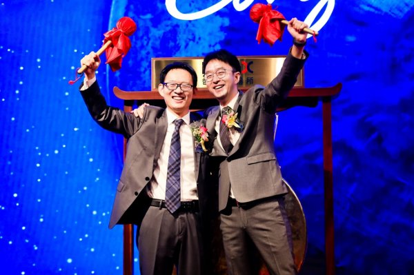 牛策略 曹操出行港交所上市，从定制车到Robotaxi构建差异化壁垒