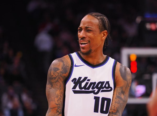 金牛王 双方达成一致！德罗赞职业生涯第5站！国王管理层真TM是天才……